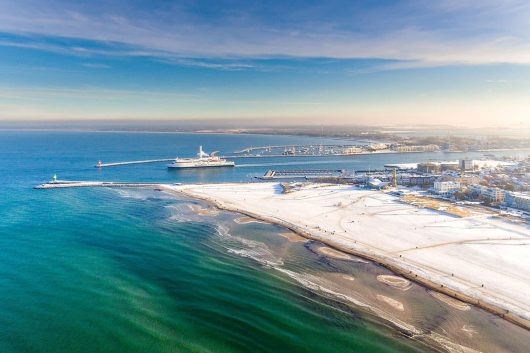 Warnemünde Strand im Winter