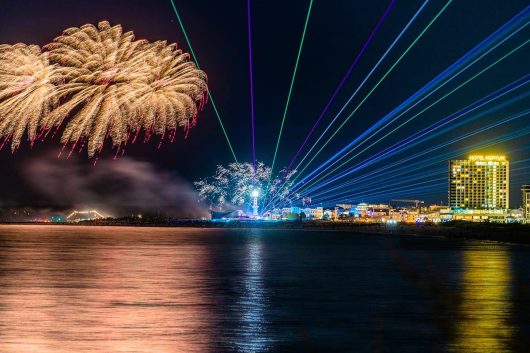 Feuerwerk in Warnemünde 2023