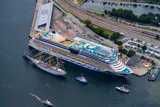 AIDA diva zu Besuch zur Hanse Sail