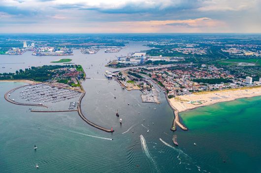 Seekanal Rostock zur Hanse Sail