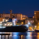 Eisbrecher Stephan Jantzen in der Nacht