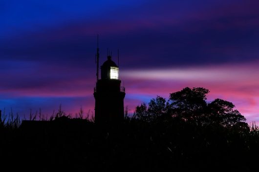 Leuchtturm Bastorf in der Nacht
