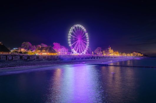 Riesenrad Kühlungsborn in der Nacht