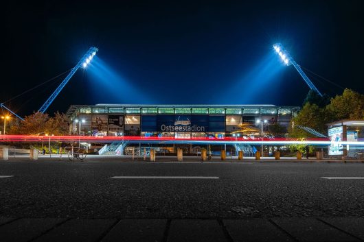 Ostseestadion im Flutlicht