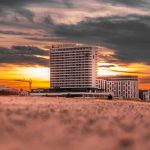 Sonnenuntergang am Hotel Neptun