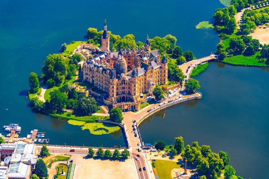 Schweriner Schloss im Sommer