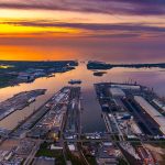 Seehafen Rostock im Sonnenuntergang
