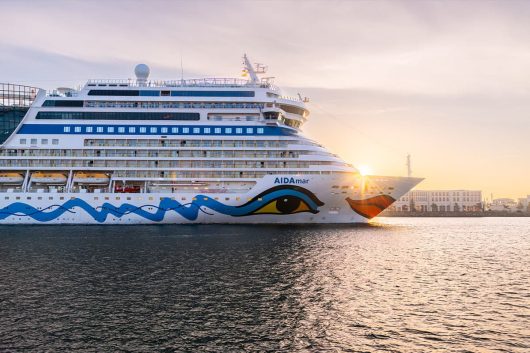 AIDA mar im Sonnenaufgang