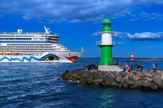 Einlaufen der AIDA diva