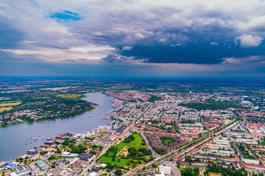 Rostock unter Wolken