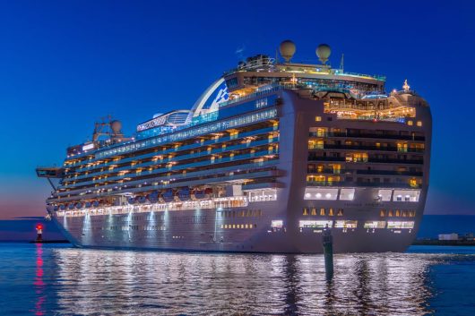 Emerald Princess im Seekanal