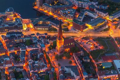 Nachts über der Petrikirche Rostock
