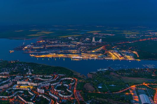 Seehafen Rostock in der Nacht