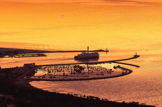 Yachthafen Hohe Düne im Sonnenuntergang