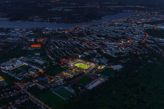 Nachts über dem Hansaviertel