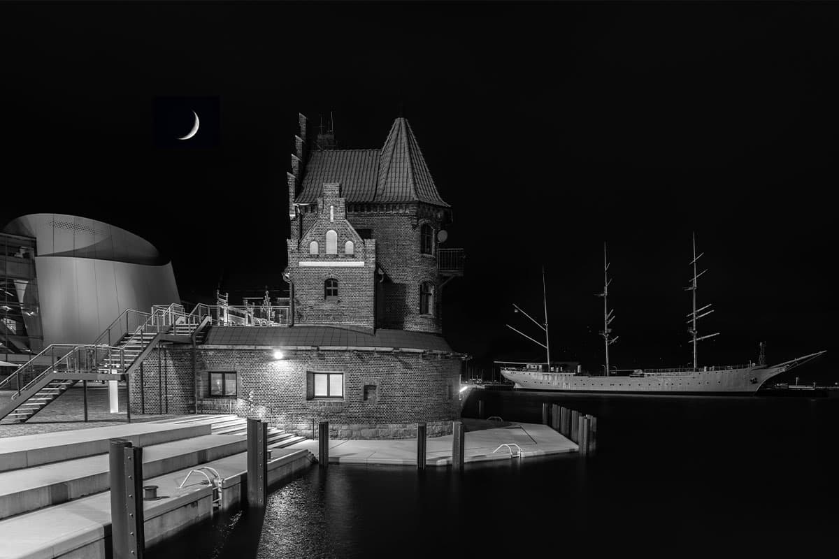 001-lotsenhaus_und_gorch_fock_1-PB15-909724 Lotsenhaus und Gorch Fock 1