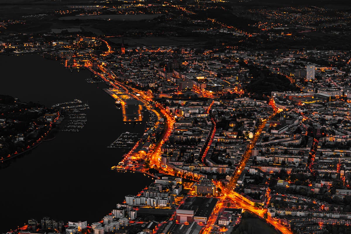 001-nachts_ueber_dem_stadthafen_rostock-PB15-909905 Nachts über dem Stadthafen Rostock