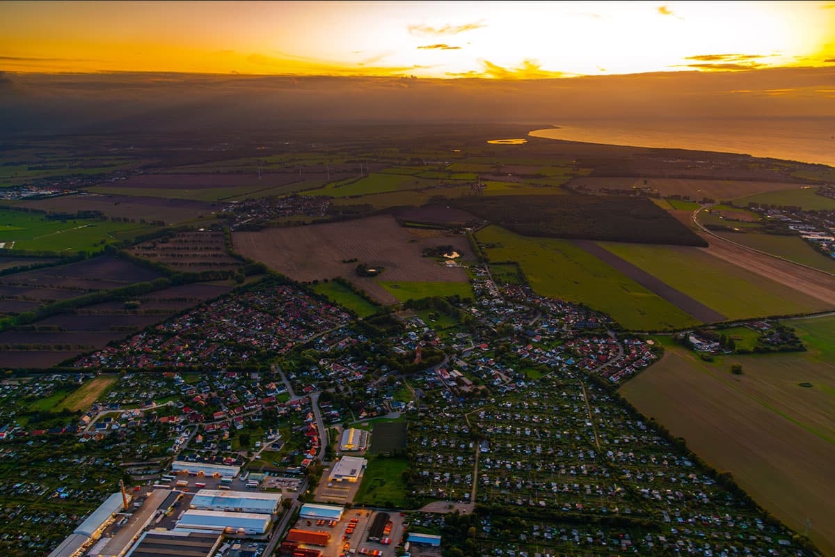 001-sonnenuntergang_ueber_lichtenhagen_dorf-PB15-909354 Sonnenuntergang über Lichtenhagen Dorf