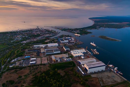 Warnemünder Werft von oben