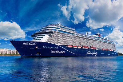 Mein Schiff 7 im Seekanal