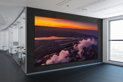 Wolken über dem Seehafen