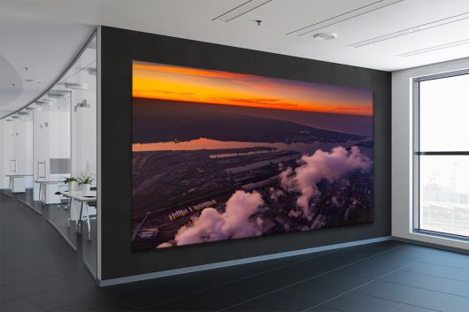 Wolken über dem Seehafen